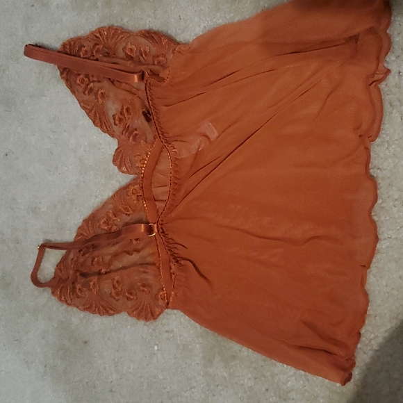 Sheer top - Picture 4 of 5